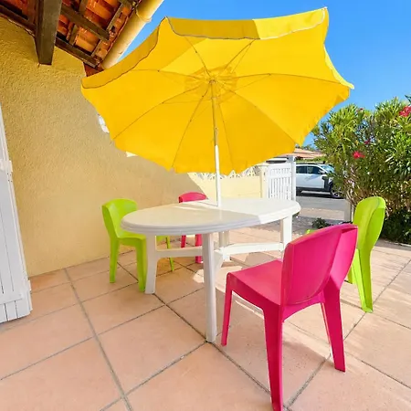 Maisonnette Avec Piscine Pour 4 Personnes *